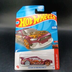 Hot Wheels Car Custom '18 Ford Mustang GT Purple Orange Special Feature 175/250